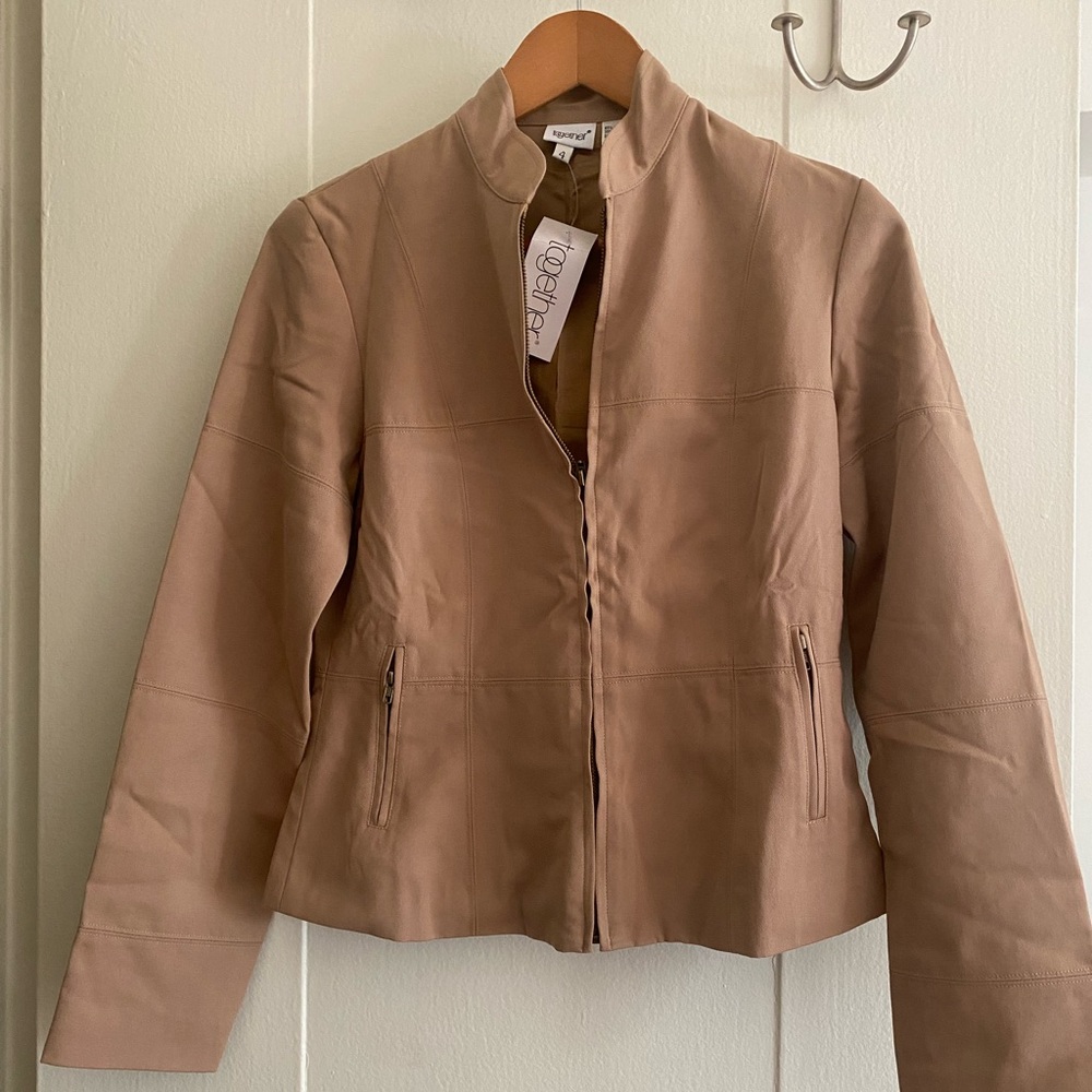 ⭐️SOLD⭐️NWTs Tailored Zippered Jacket, Size 4